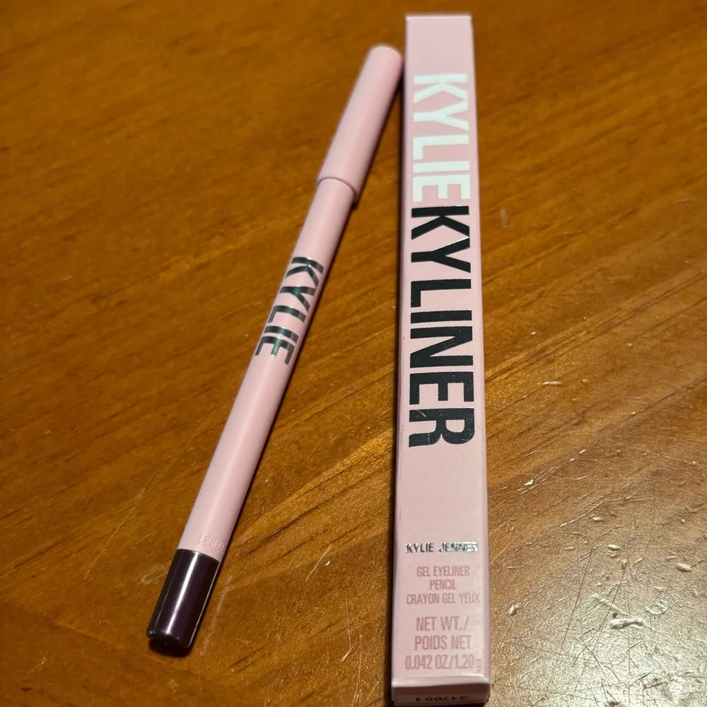Kylie Kyliner Gel Eyeliner Shimmery Purple